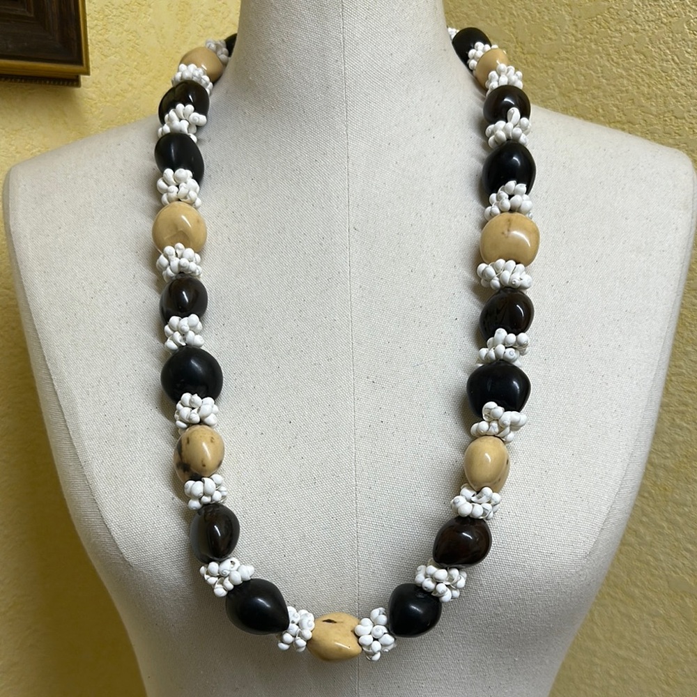 Elegant Black and Cream Beaded Necklace